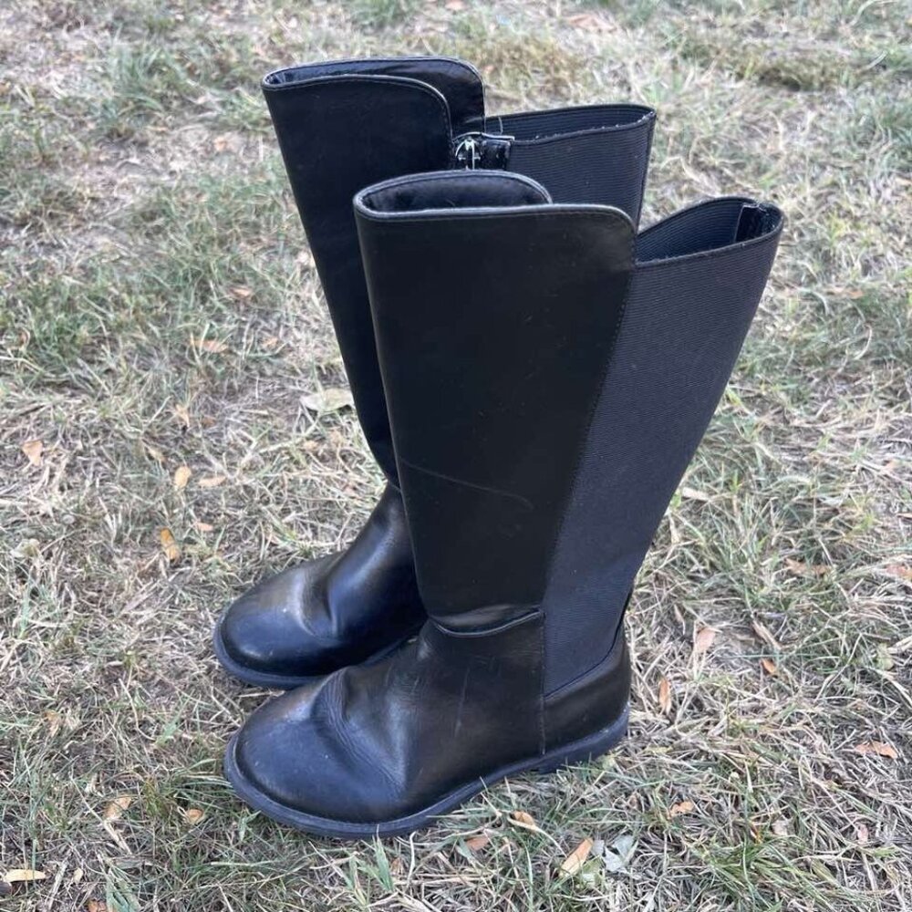 Pre-owned girls knee high Steve Madden black boots size 2